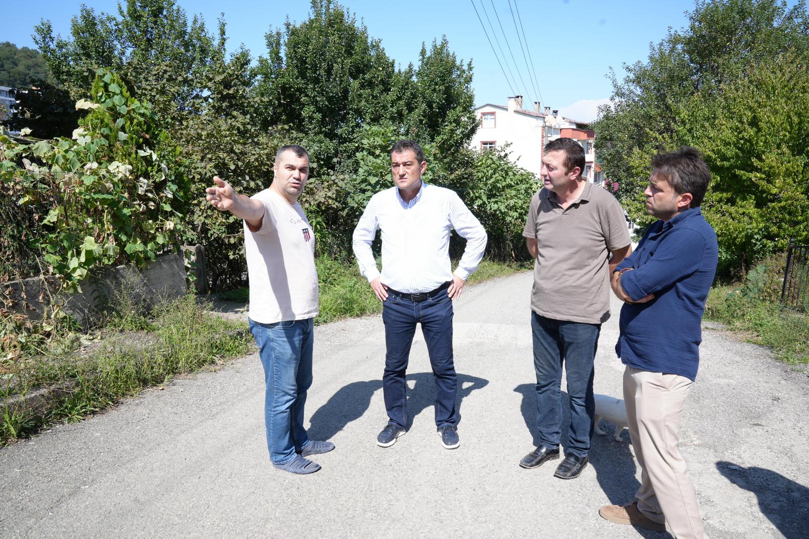 Mahalle Muhtarı İlker Uzuner