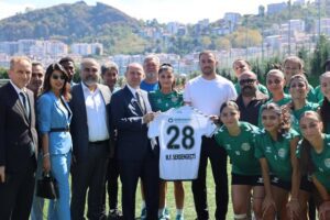 GİRESUN SANAYİSPOR KADIN FUTBOL TAKIMINA MORAL ZİYARETİ
