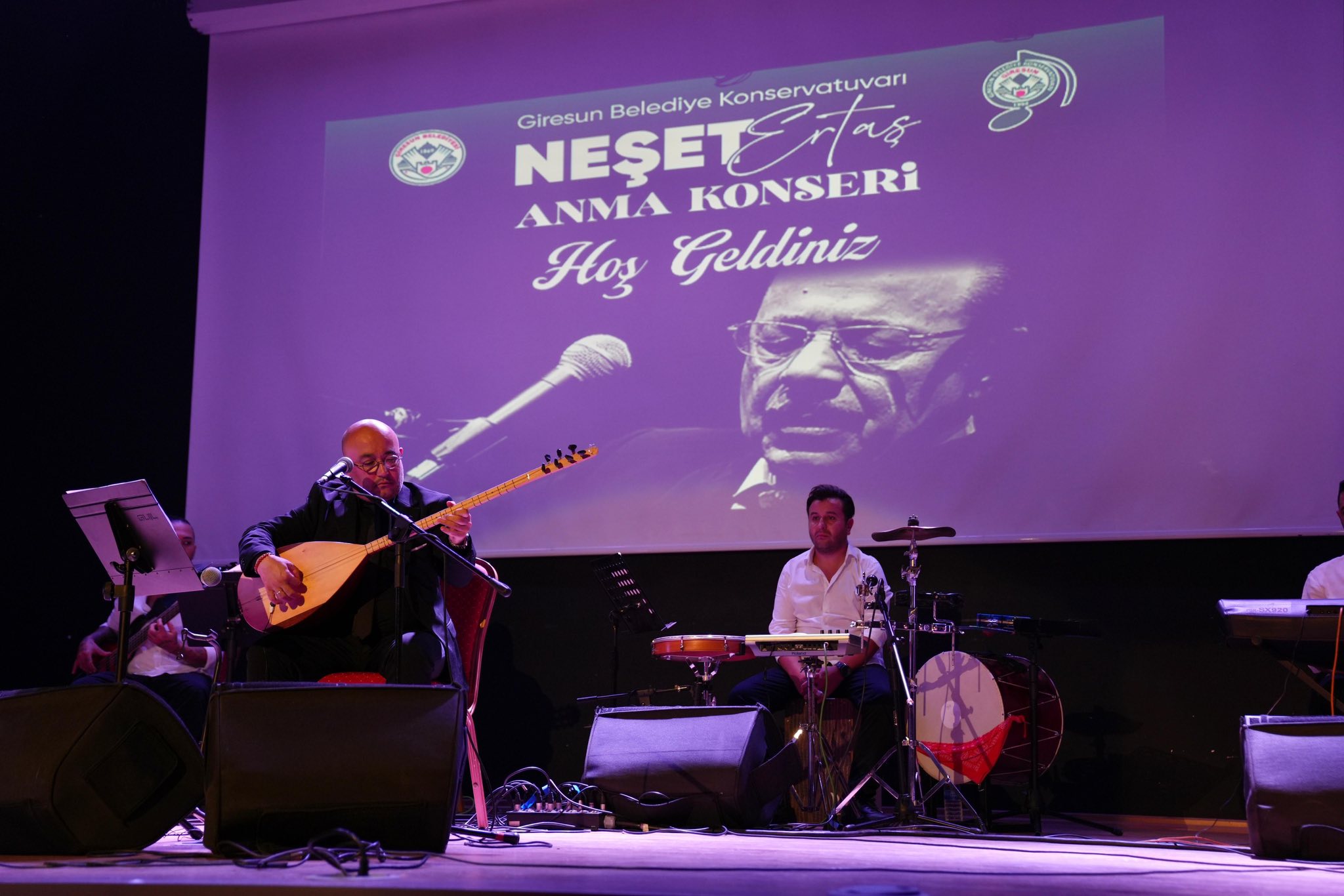 Bozkırın Tezenesi Neşet Ertaş 