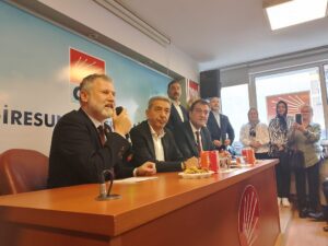 CHP GİRESUN İL BAŞKANI DR. GÖKHAN ŞENYÜREK ADAYLIĞINI AÇIKLADI: YOĞUN KATILIM DİKKAT ÇEKTİ