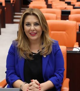 ELVAN IŞIK GEZMİŞ’E YENİ YAŞINDA BAŞARILAR