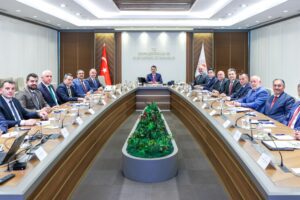 AK PARTİ GİRESUN HEYETİNDEN ÇEVRE, ŞEHİRCİLİK VE İKLİM DEĞİŞİKLİĞİ BAKANI MURAT KURUM’A ZİYARET