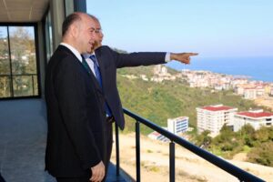 VALİ MEHMET FATİH SERDENGEÇTİ: GİRESUN’UN EŞSİZ MANZARASINA YENİ BİR PENCERE AÇIYORUZ