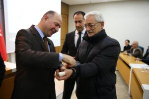 El Öpenleriniz Çok Olsun
