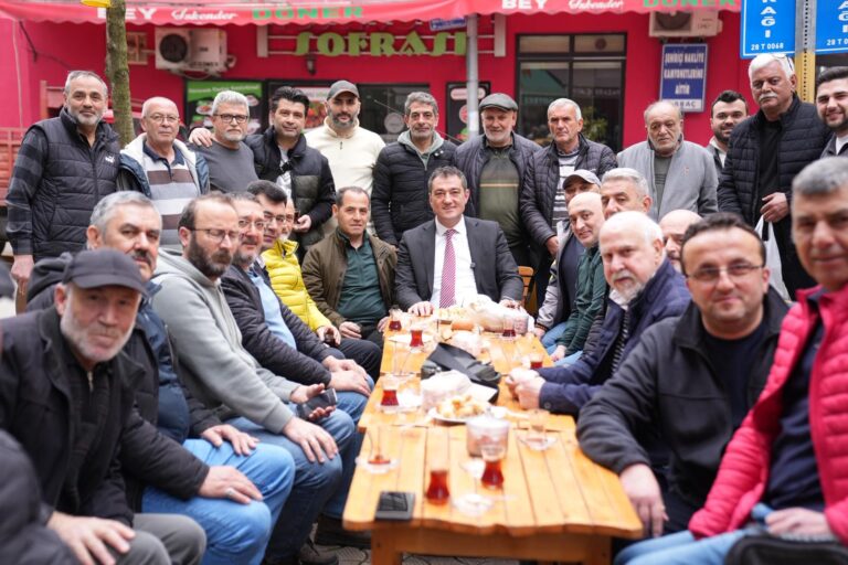 BAŞKAN KÖSE FINDIK PAZARI ESNAFIYLA BİR ARAYA GELDİ