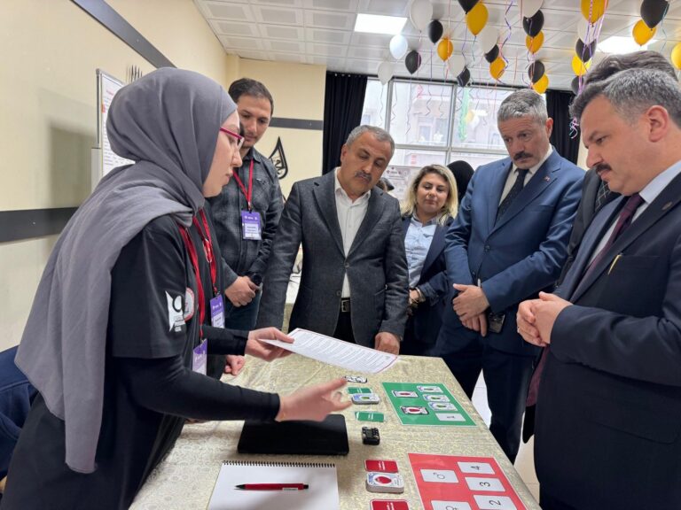 GİRESUN’DA GELECEĞİN BİLİM İNSANLARI SAHNEDE