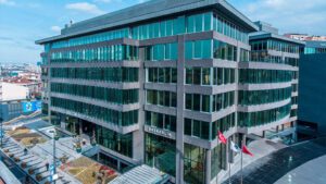 ÜSKÜDAR BELEDİYESİ’NE OPERASYON: 20 KİŞİ GÖZALTINA ALINDI