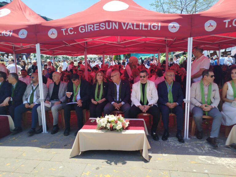 GİRESUN’DA GASTRONOMİ YÜRÜYÜŞÜ RENKLİ GÖRÜNTÜLERE SAHNE OLDU