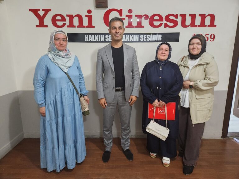 YENİDEN REFAH PARTİSİ KADIN KOLLARI’NDAN YENİ GİRESUN GAZETESİ’NE ZİYARET