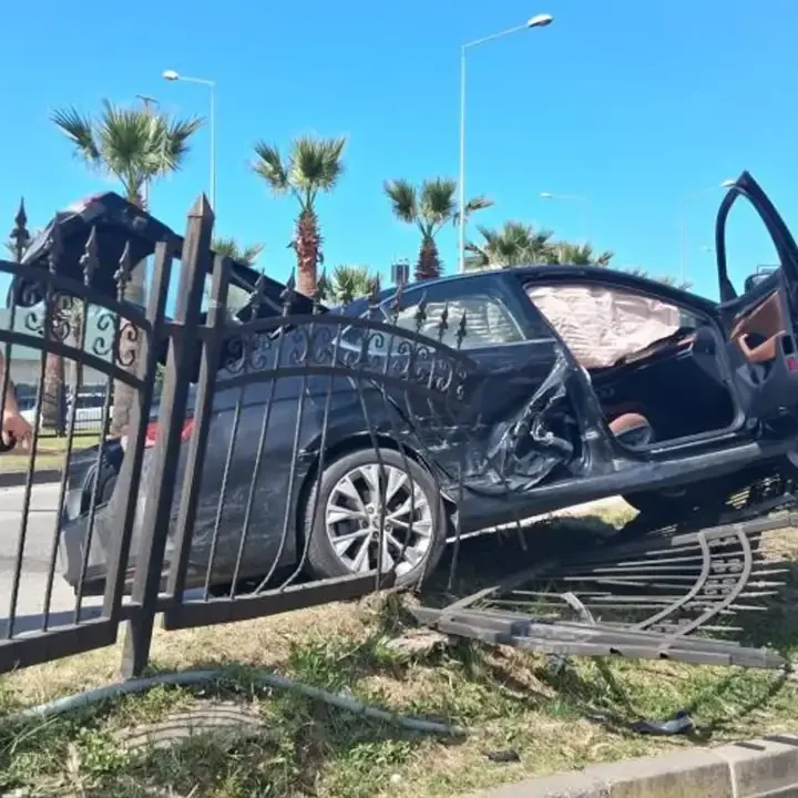 GİRESUN’DA YENİDEN REFAH PARTİLİ GEZGİN’İN MAKAM ARACI KAZA YAPTI