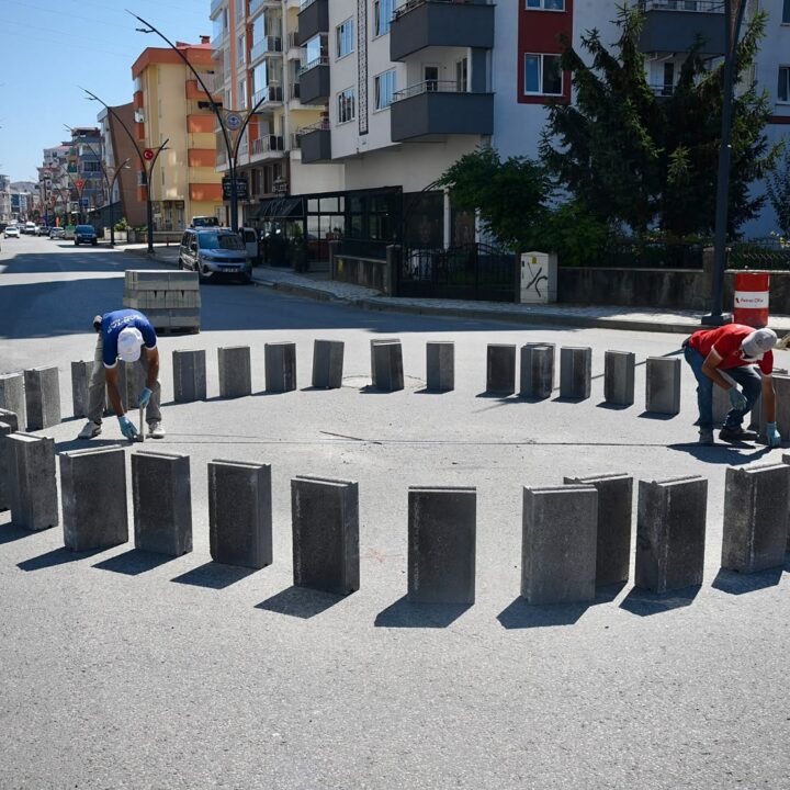 GİRESUN BELEDİYESİ’NİN KENT GENELİNDE TRAFİĞİ RAHATLATACAK ÇALIŞMALARI SÜRÜYOR