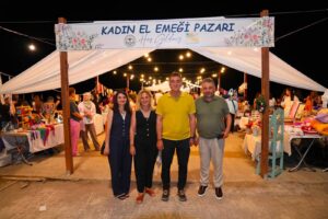 BAŞKAN KÖSE, KADIN EL EMEĞİ PAZARI’NI ZİYARET ETTİ