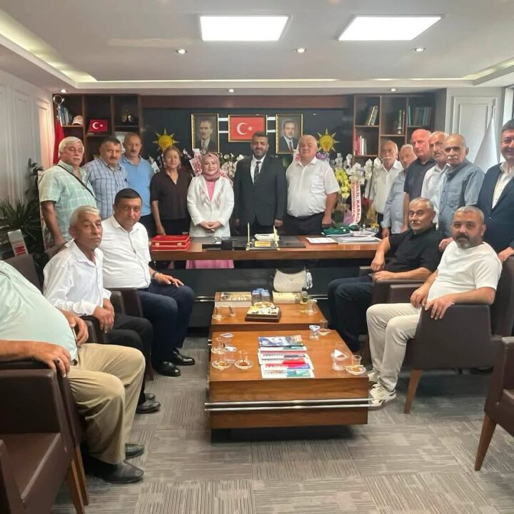 MUHTARLARDAN AK PARTİ İL BAŞKANI HÜSEYİN ALKAN’A HAYIRLI OLSUN ZİYARETİ