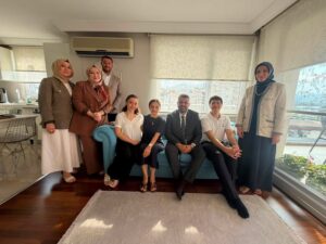 AK PARTİ’DEN MERHUM HASAN ALİ TÜTÜNCÜ’NÜN AİLESİNE ZİYARET