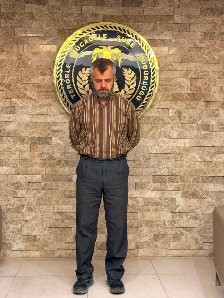 CUMHURBAŞKANINA SUİKAST GİRİŞİMİNDE YER ALAN FİRARİ YÜZBAŞI YAKALANDI