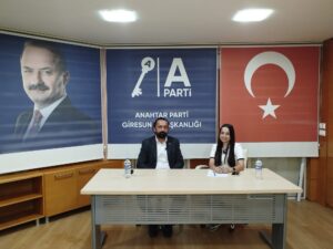 ASLAN TATAR: “SİYASETÇİ HALKIN ÖNÜNDE ENGEL DEĞİL, ÇÖZÜM OLMALI”