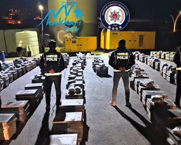 YÜKSEKOVA’DA ARI KOVANLARINA GİZLENMİŞ 91,1 KİLOGRAM UYUŞTURUCU ELE GEÇİRİLDİ