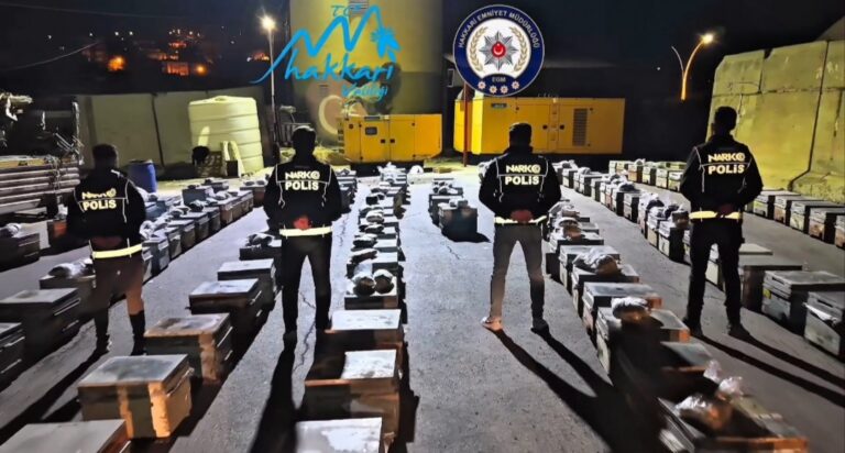 YÜKSEKOVA’DA ARI KOVANLARINA GİZLENMİŞ 91,1 KİLOGRAM UYUŞTURUCU ELE GEÇİRİLDİ
