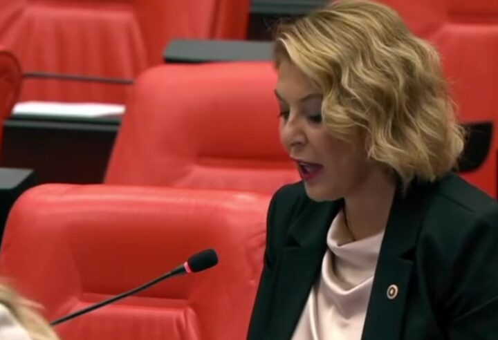 ELVAN IŞIK GEZMİŞ: “EMEKLİLERİMİZ LÜTUF DEĞİL, YILLARCA VERDİKLERİ EMEĞİN KARŞILIĞINI İSTİYOR!”